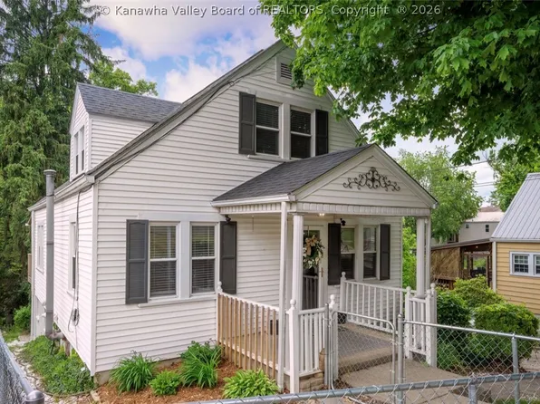 1814 Beechwood Dr, South Charleston, WV 25303