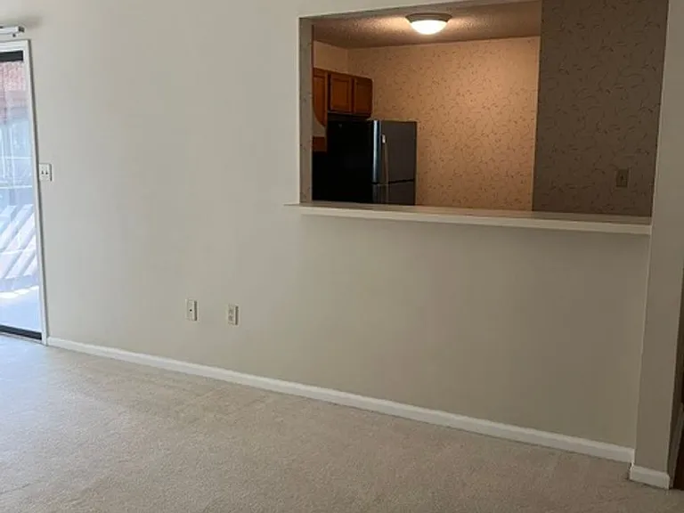 906 Indian Wells Ct — Photo 6