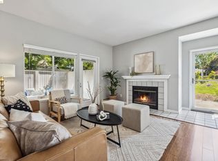 19 Marina Lakes Dr, Richmond, CA