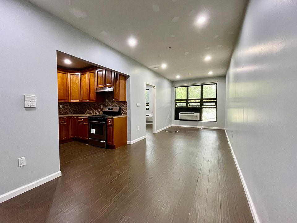 1st image of 615 Saint Johns Pl #2R