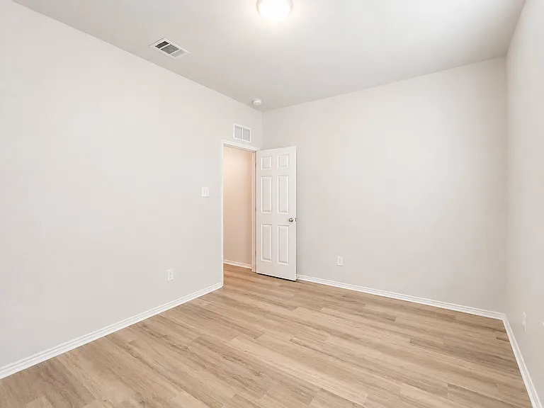 504 Mesa View Trl — Photo 21