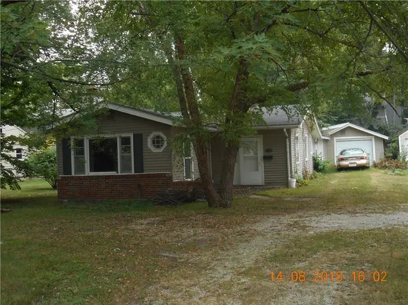 4710 Hickman Rd, Des Moines, IA 50310