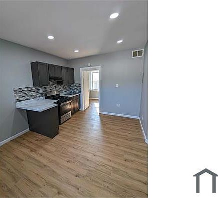 2nd image of 402 N 5th St APT 1A