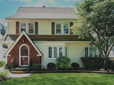 62 Hudson Road, Floral Park, NY, 11001