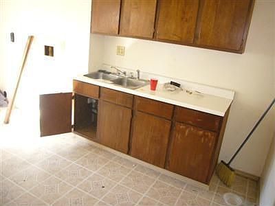 3rd image of 4022 E 3rd St