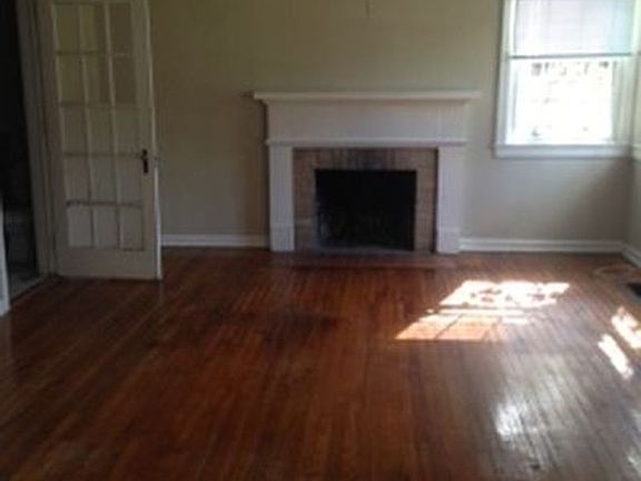 4th image of 1429 Colonial Dr
