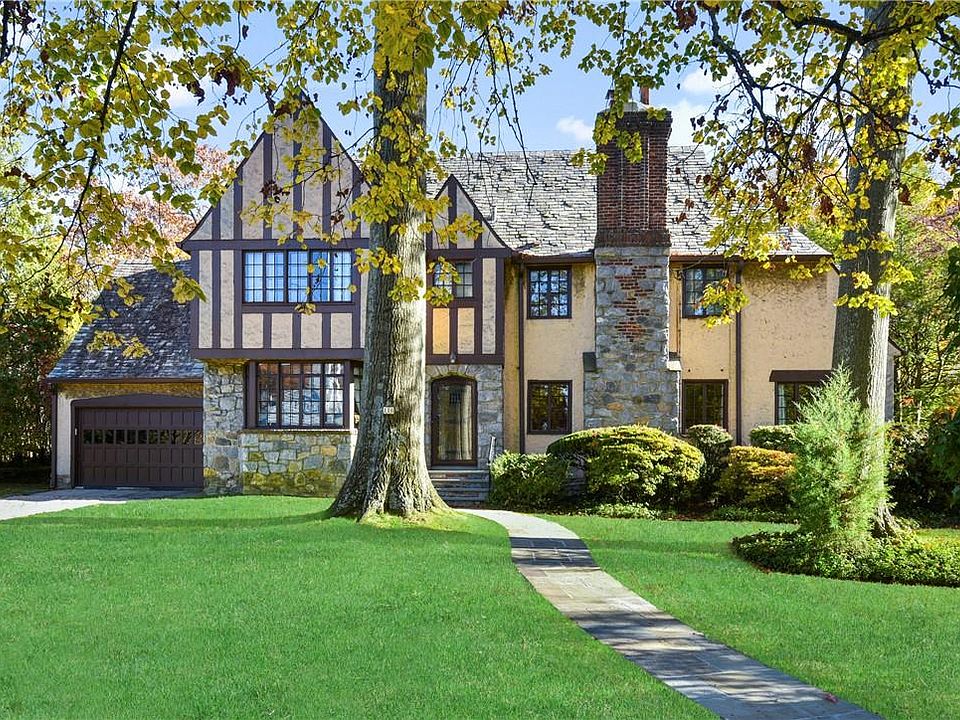 1st image of 116 Carleon Avenue