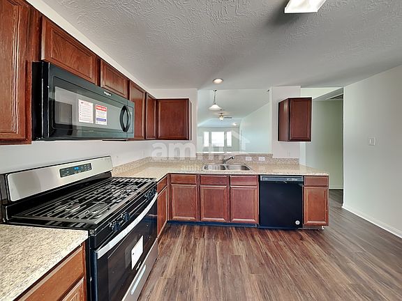 3rd image of 3919 Hawthorn Glen Ct
