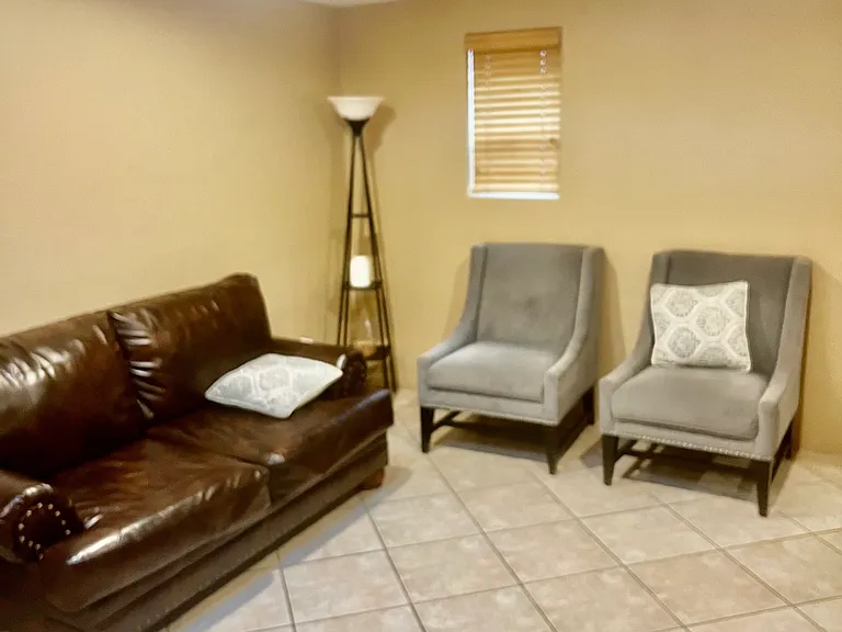 2155 N Fremont Ave — Photo 6