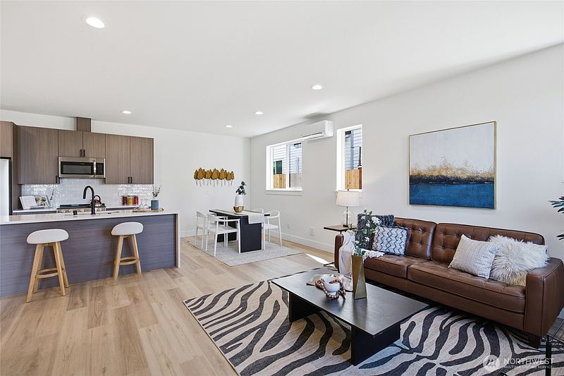 5th image of 9323 Marcus Avenue S