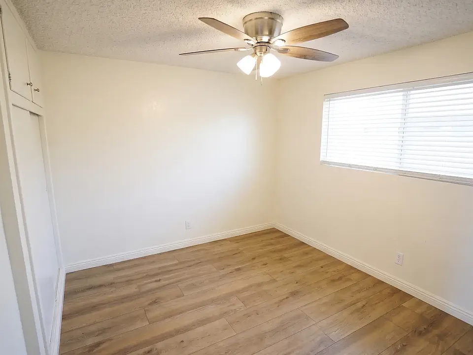 4571 Main St #4571