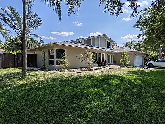 2nd image of 8830 S Lake Dasha Dr