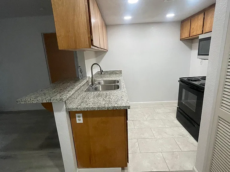1733 Pyrenees Ave — Photo 8