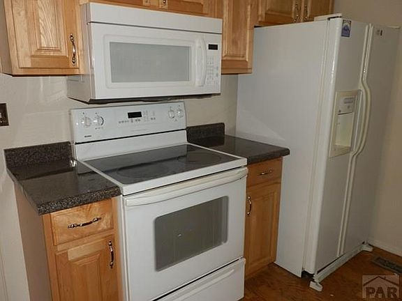 2nd image of 71 Pennwood Ln