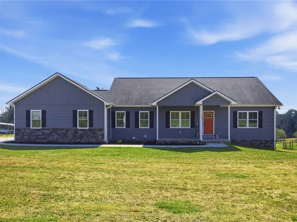 426 Oak Creek Rd, Seneca, SC 29678