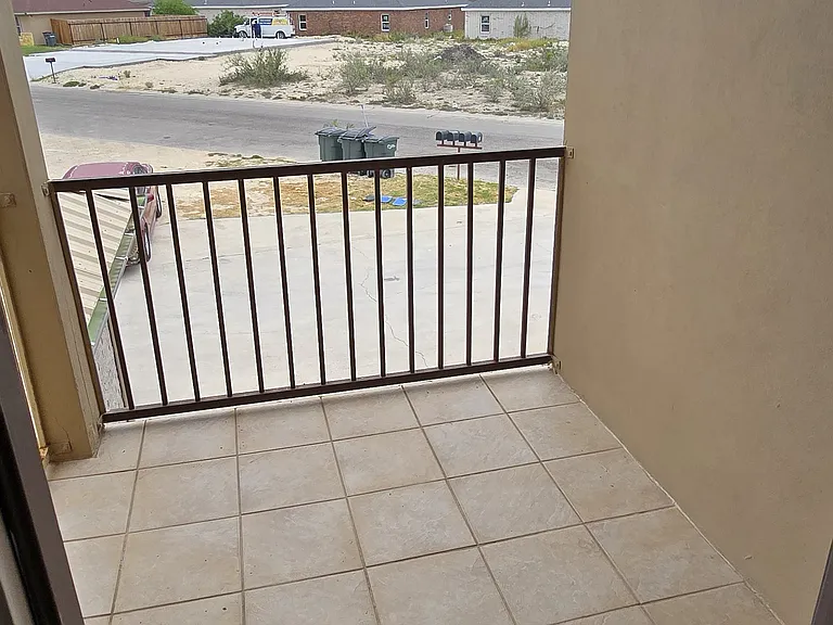 313 Ama Caro Dr #C — Photo 23