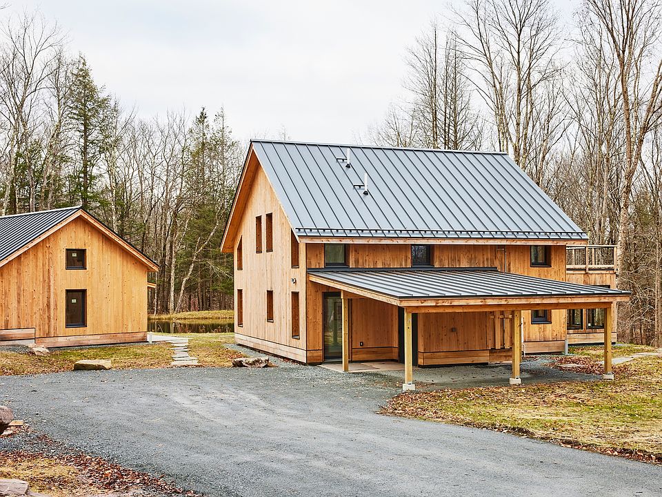 Red Hill with carport and studio building. Photo Adam Fithers
