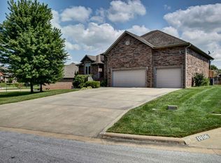 1914 N Alders Ct, Springfield, MO 65802