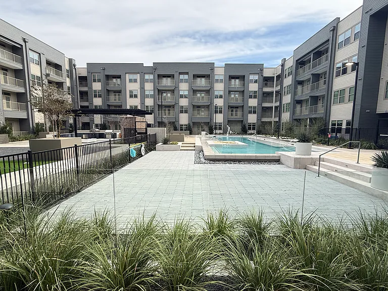 Pearce Ln — Photo 18