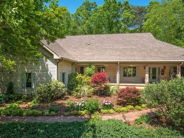 105 Brookside Dr, Columbus, NC 28722