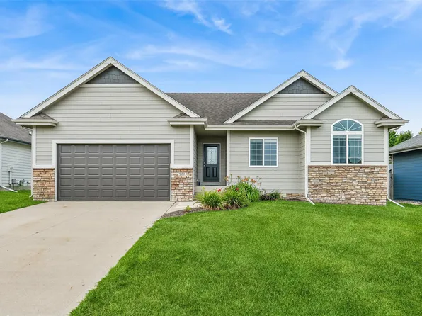 901 13th St SE, Bondurant, IA 50035