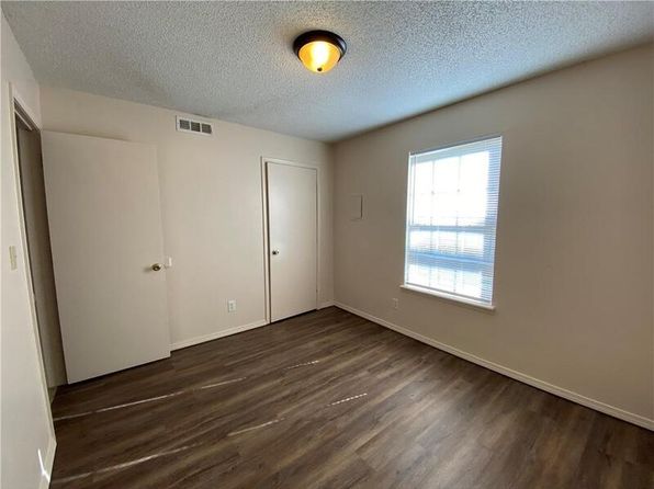 1810 W Twin Springs St APT 8, Siloam Springs, AR 72761
