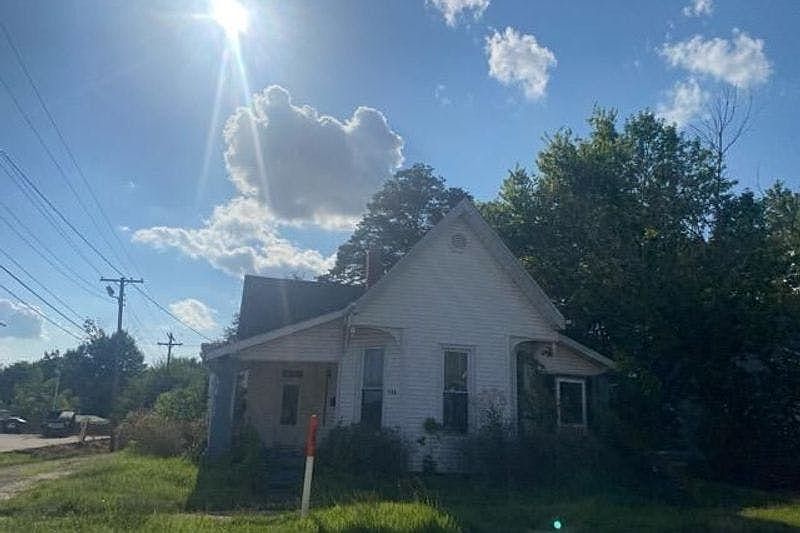 1st image of 728 Main St