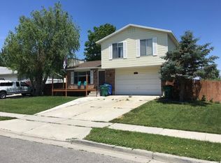 2550 W Benchland Cir, Riverton, UT 84065