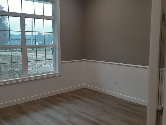 3rd image of 560 Goodale Rd #560