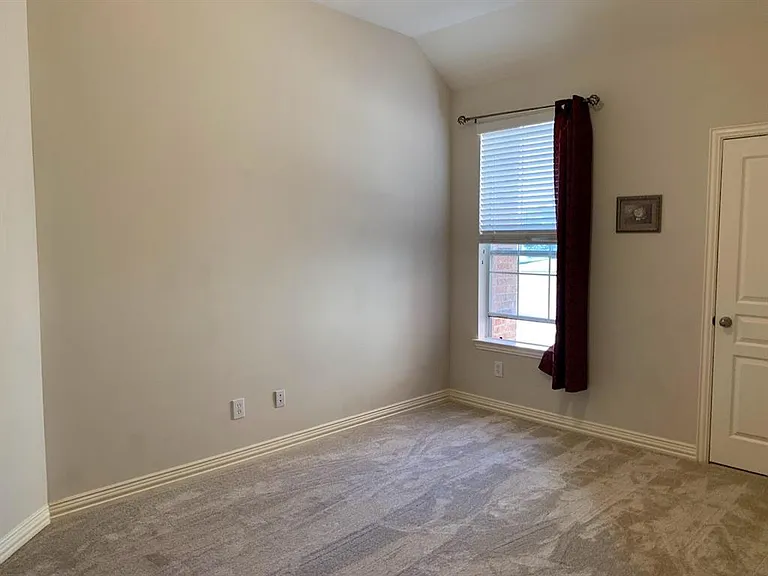 17927 Sugarloaf Bay Dr — Photo 7