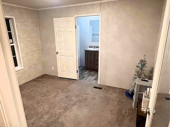3rd image of 5715 Le Steele Blvd