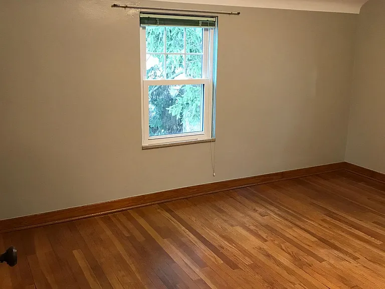 1016 Lindberg Ave — Photo 7