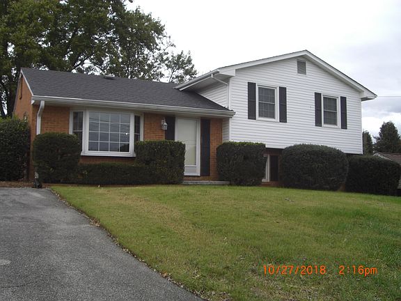 2nd image of 3045 Glenmont Dr