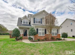 1676 Maizefield Ln, Fuquay Varina, NC 27526