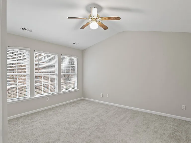 400 Berlin Way — Photo 22