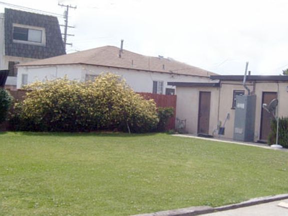 4th image of 14912 Halldale Ave #18