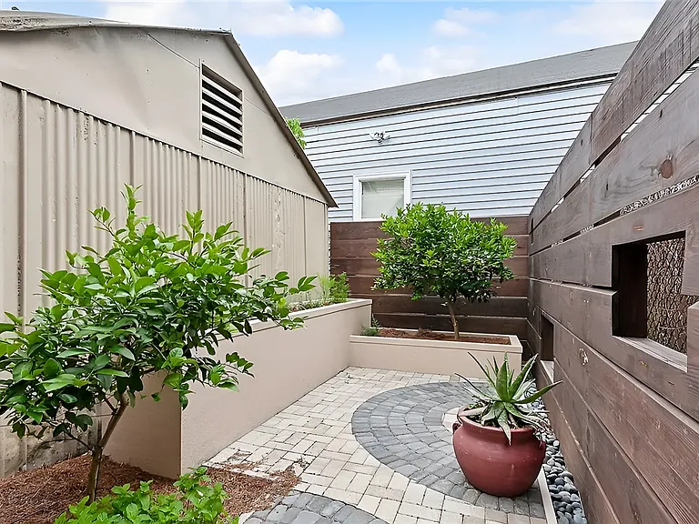 3102 Palmyra St — Photo 16