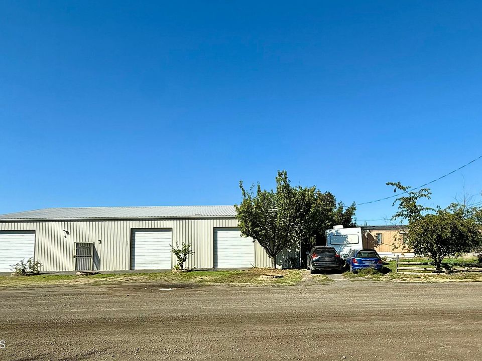 1st image of 1702 Moore Rd