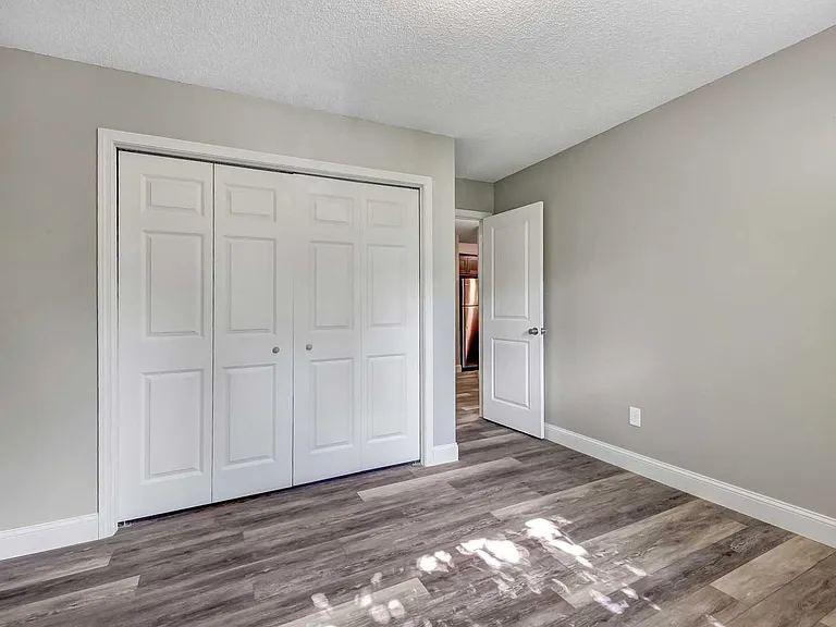 9161 Dunlap Ave — Photo 12