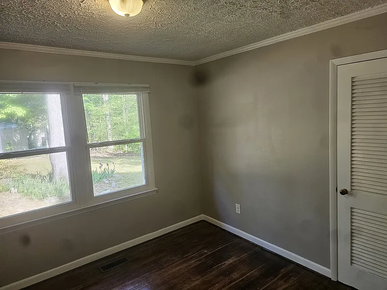 237 N Maple Ave — Photo 9