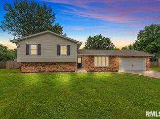 27 Twilight Ln, Springfield, IL 62712