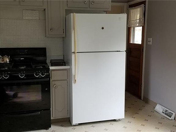 4th image of 43 Federal Ave