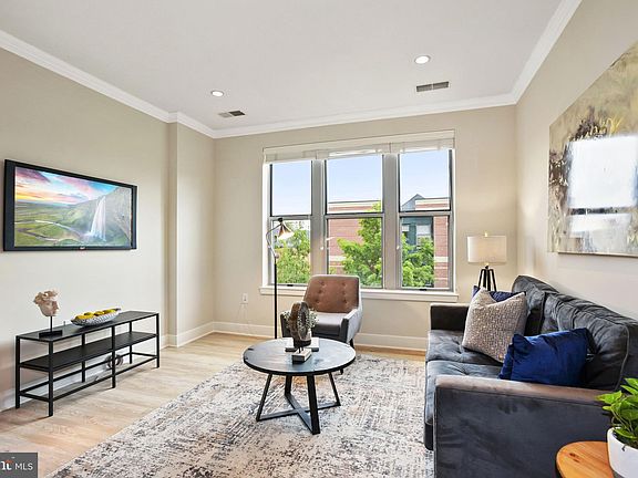 3rd image of 1800 Wilson Blvd Unit 312