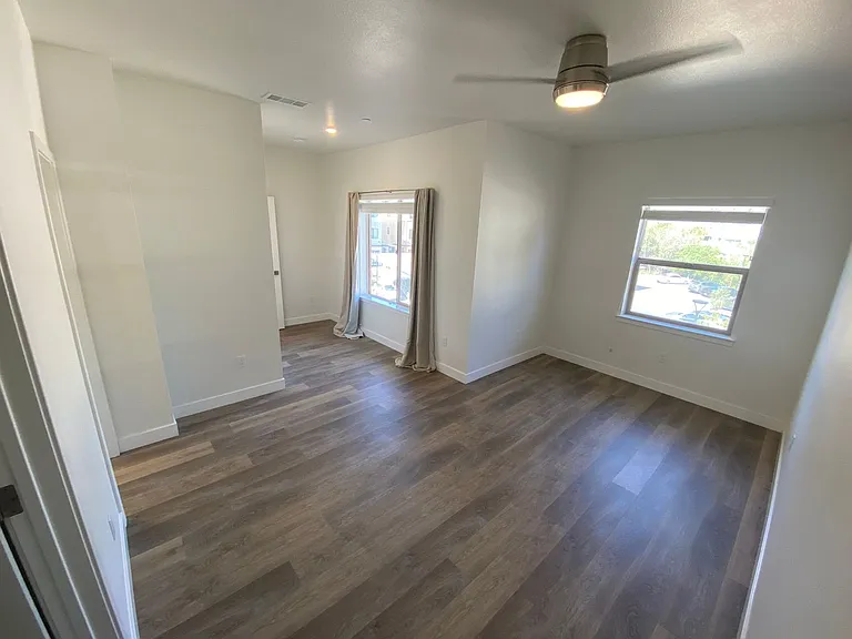 Twin Creeks Apartments — Photo 33