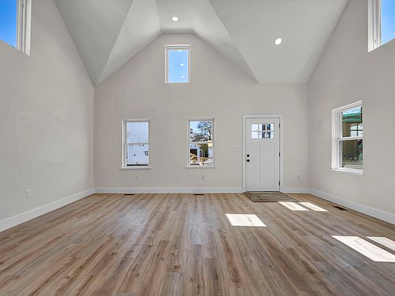 3rd image of 3134 W 17th Pl