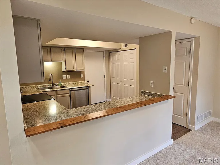 17097 Sandalwood Creek Dr — Photo 6
