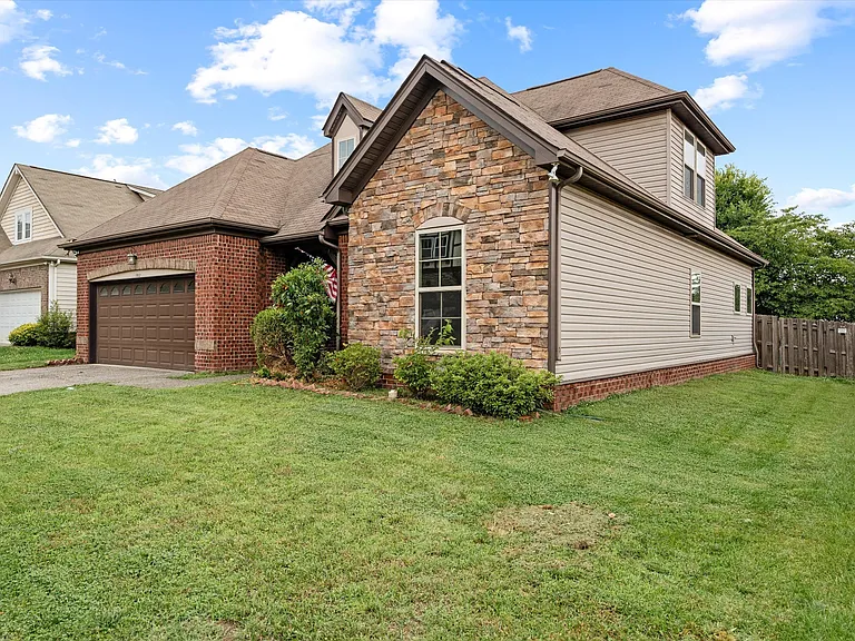1102 Achiever Cir — Photo 43