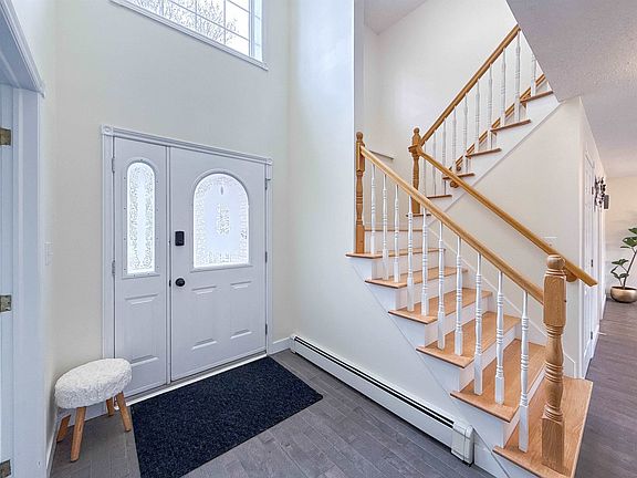 2nd image of 16 Lansdowne Ave