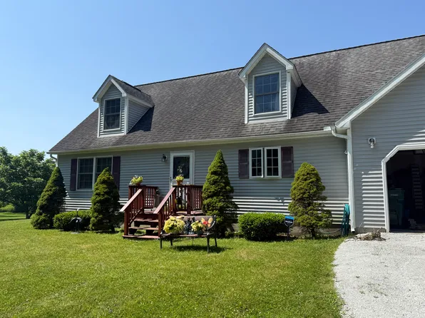 14 Richardson St #14, Cheshire, MA 01225