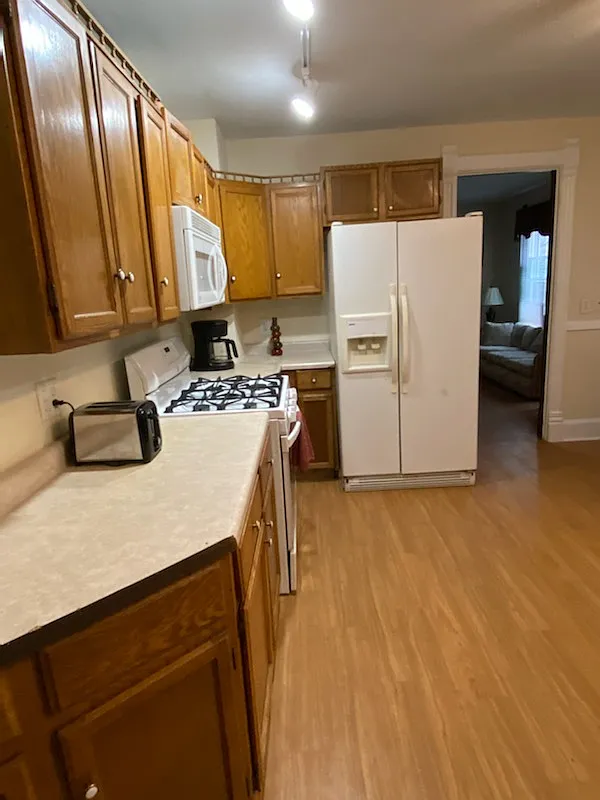 3 bed, 1065 sqft, $1,850 — Photo 3
